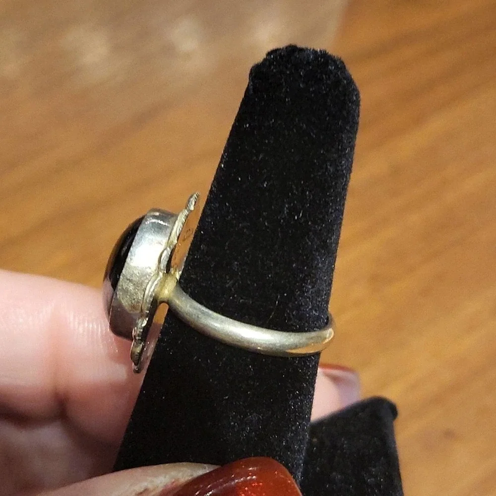 Vintage silver fashion ring with black stone | 5 1/2